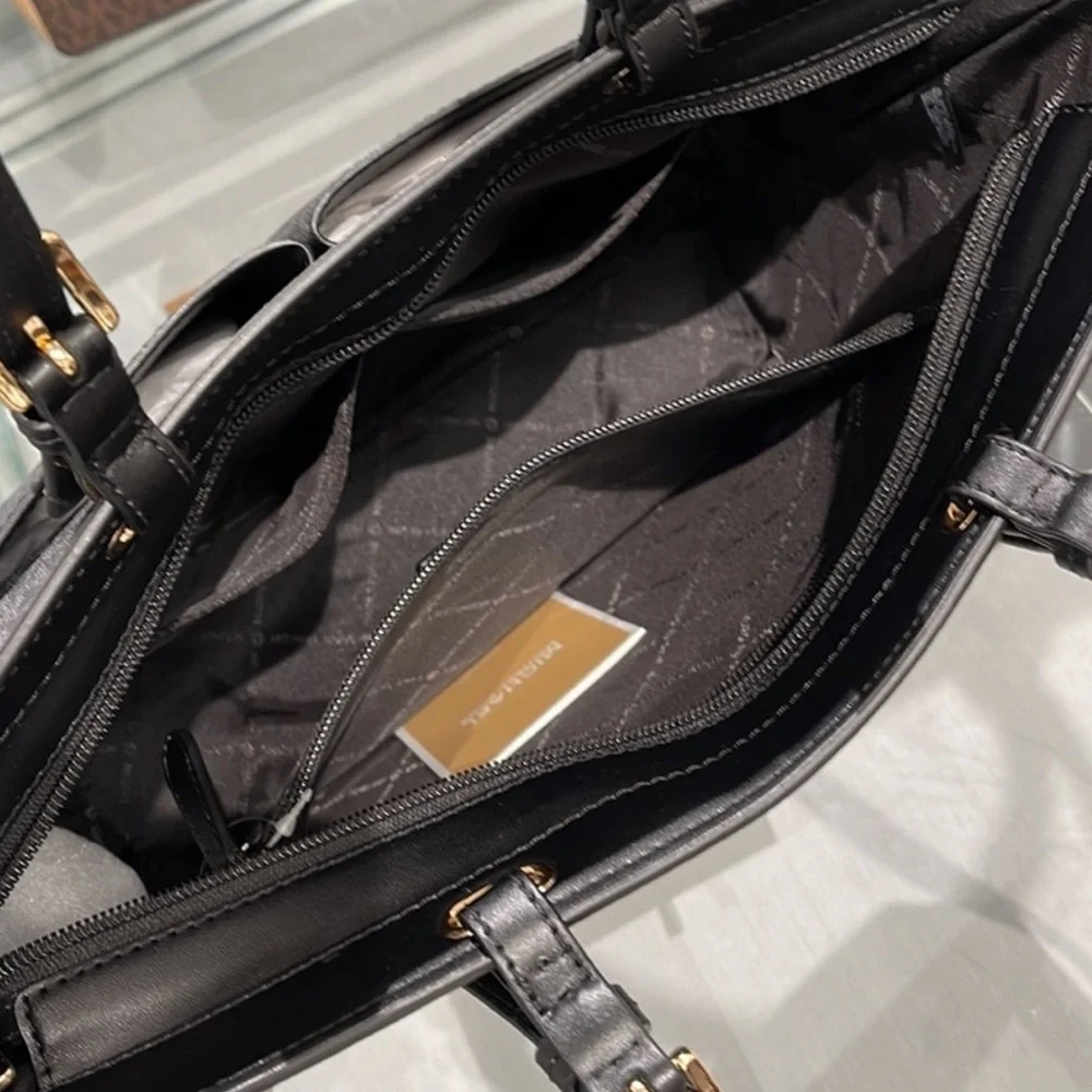 Michael Kors Jet Set Medium Pocket Shoulder Tote Bag And DoubleZip Wallet Set